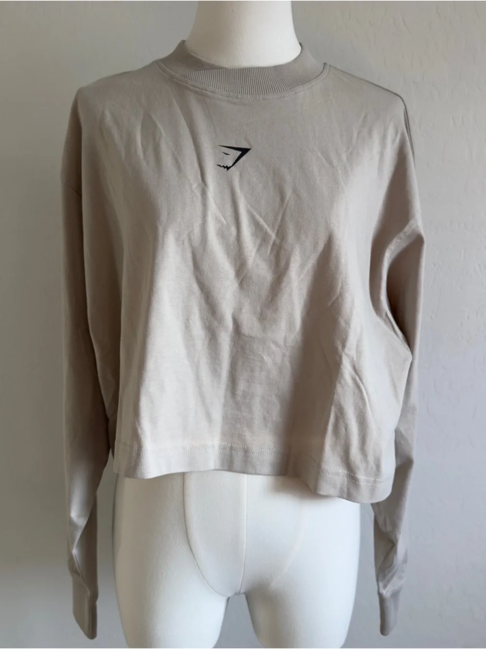 Gymshark Lifting Cropped Long Sleeve Light Beige - Picture 2 of 3